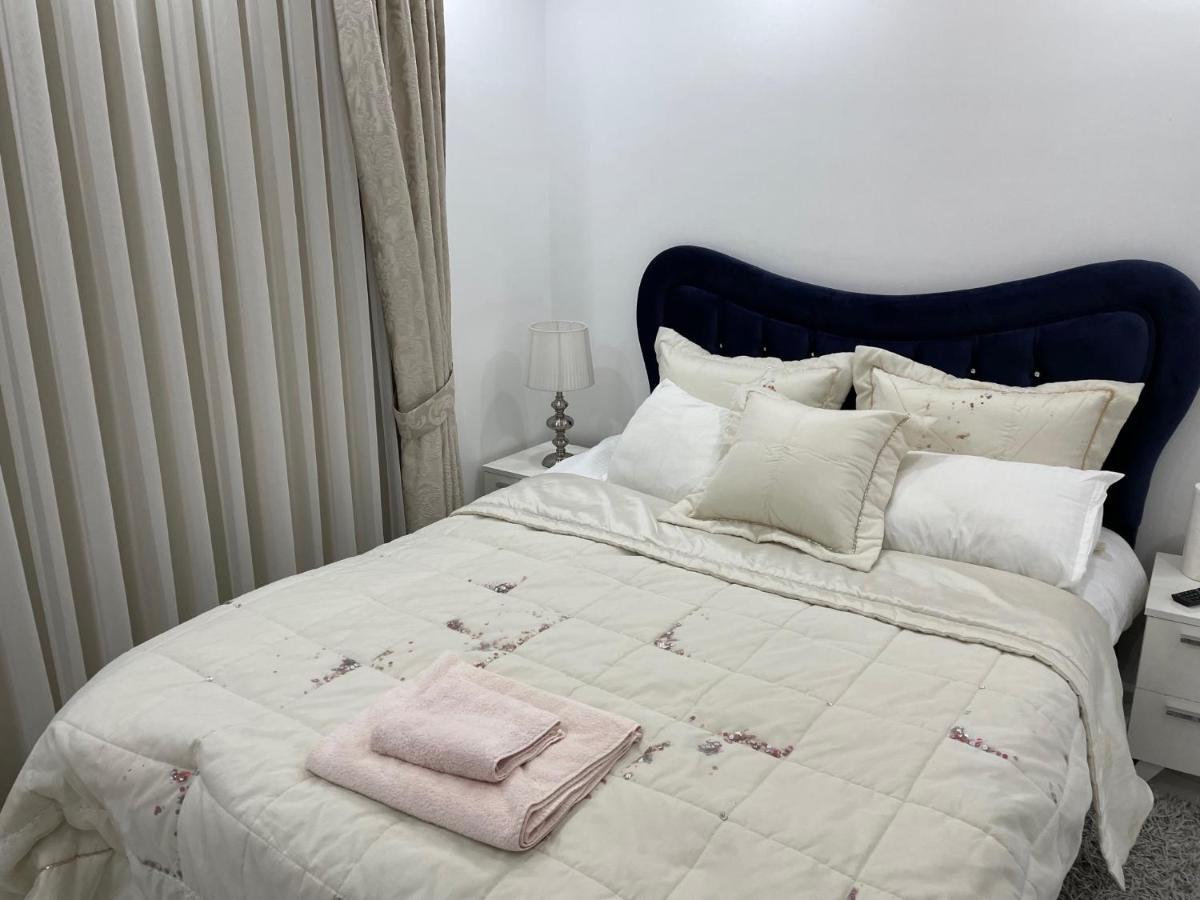Elegant 2+1 Flat In The Heart Of Kyrenia + Wifi Leilighet Eksteriør bilde